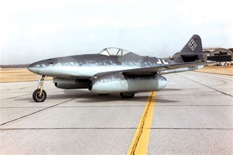 Military Information House: Messerschmitt Me 262