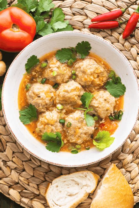 Xiu Mai (Vietnamese Meatballs in Tomato Sauce) - Wok and Kin