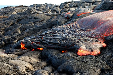 Lava meets the sea, puts on fire-spitting show in Hawaii | The ...