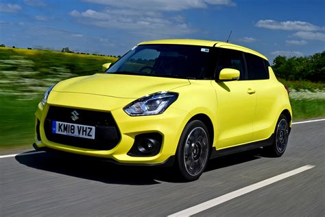 New Suzuki Swift Sport 2018 review | Auto Express