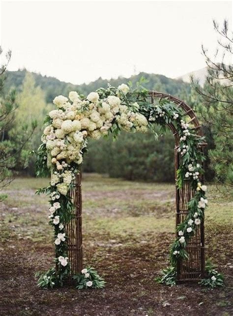 20 DIY Floral Wedding Arch Decoration Ideas