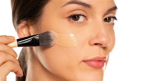 How To Apply Liquid Foundation For A Flawless Finish