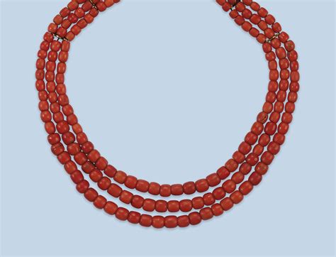 AN ANTIQUE CORAL BEAD NECKLACE | Christie's