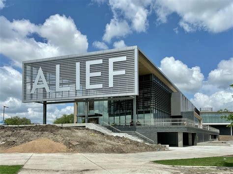 Alief community center: Here's what to expect