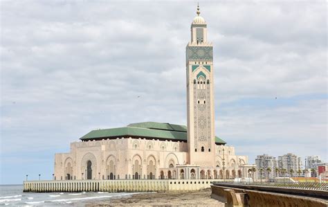 Casablanca : la Mosquée Hassan II désinfectée avant sa réouverture