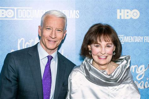 Anderson Cooper on mom Gloria Vanderbilt offering to be his surrogate