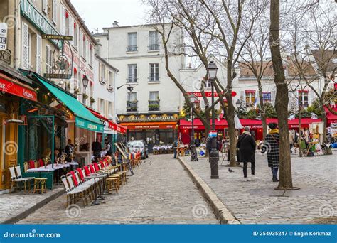 The Place Du Tertre is a Square in the 18th Arrondissement of Paris ...