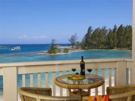 Scuba Diver Hotel Roatan Island - Fantasy Island Beach Resort and Marina - All Inclusive