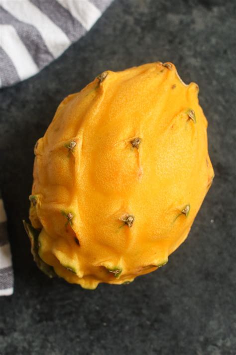 Yellow Dragon Fruit: Benefits, How to Eat and More - TipBuzz