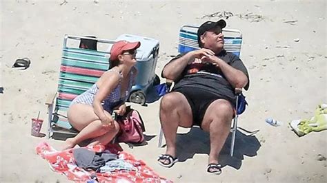 Loser N.J. Gov. Chris Christie goes to beach after closing them to public | JTF