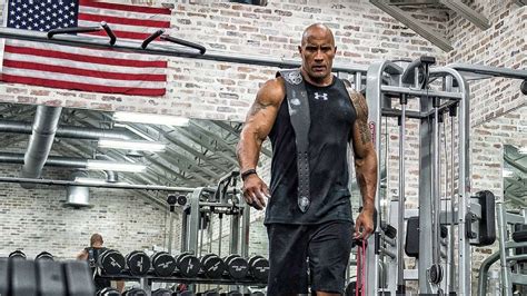 The Rock's Home Gym is INSANE! $300k estimated cost, Hammer Strength ...