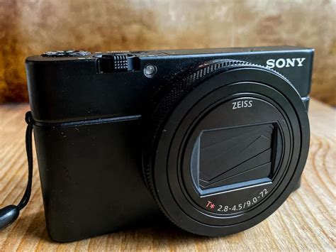 Sony RX100 VII Review | Powerful Compact Camera