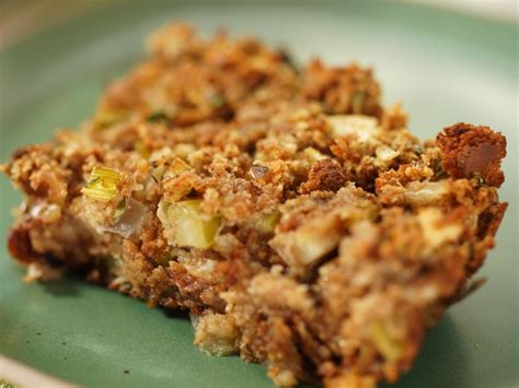 Sunny's Apple Walnut Stuffing Recipe | Sunny Anderson | Food Network