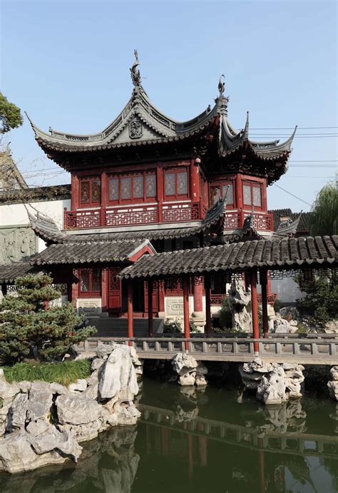 Traditional Chinese Building in Yuyuan Garden, Shanghai China | Stock ...