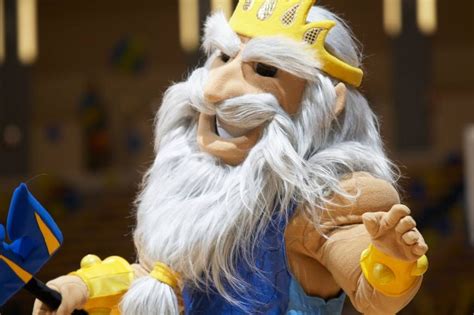 UCSD Mascot - King Triton | San diego, Diego, Team pictures