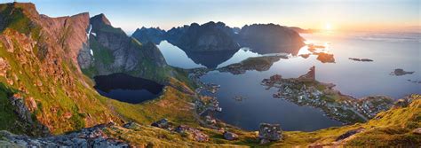 Reine from Reinebringen at sunrise | Reinebringen, Lofoten, Norway