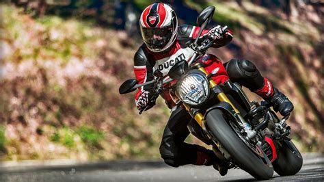 DUCATI Monster 1200 S (2015-2016) Specs, Performance & Photos ...