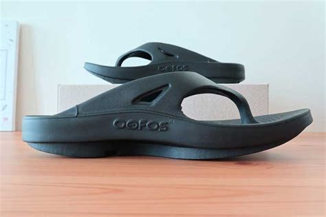 Are Oofos Flip Flops Good for Plantar Fasciitis? - 2020 [Video, Pics]