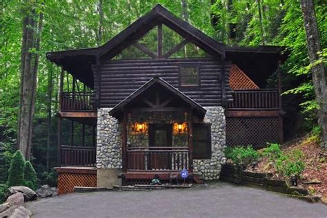 Top 7 Smoky Mountains Honeymoon Cabins You’ll Love