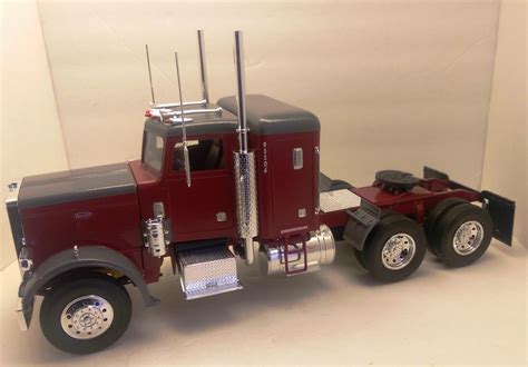 Revell 1/25 Peterbilt 359 Conventional - Model Trucks: Big Rigs and ...