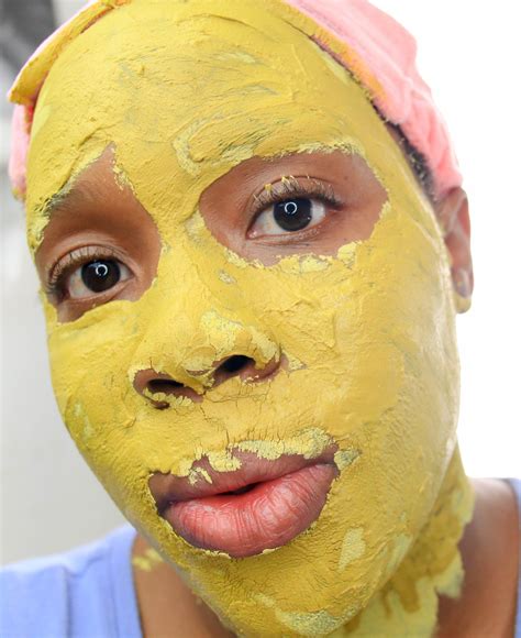 Detoxifying Turmeric Acne Face Mask - Savvy Naturalista