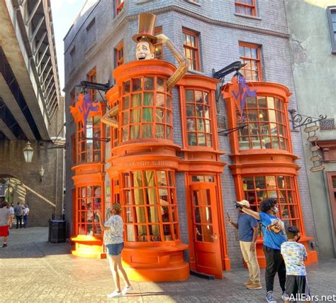 Weasley's Wizard Wheezes Diagon Alley Wizarding World of Harry Potter Universal Studios Orlando ...