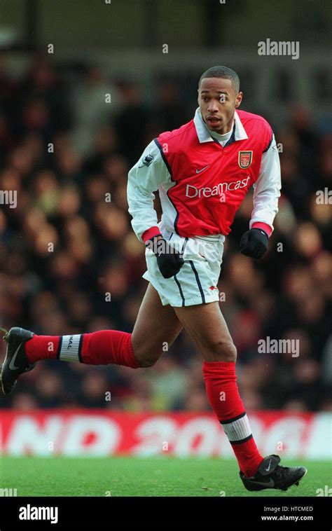 THIERRY HENRY ARSENAL FC 04 December 1999 Stock Photo - Alamy