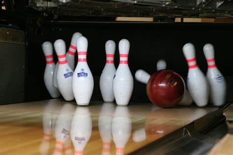 Bowling Tips for Beginners - HowTheyPlay