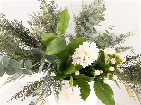 How To Create A Winter Floral Arrangement | Hope And Hedges