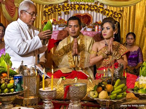 Traditional dress in Cambodia, Costume of Cambodia, Wedding dress in Cambodia