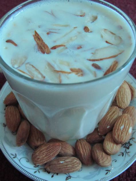 Latha's Kitchen: BADAM MILK / ALMOND SHAKE