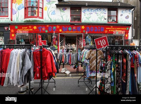 Second-hand clothes shop in North Lanes, Brighton Stock Photo - Alamy