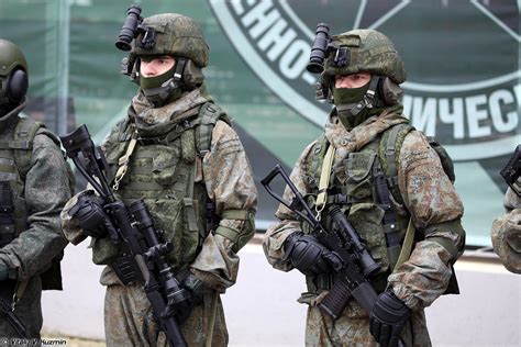 Russian Ratnik infantry combat system in two variants for scouts, 2017 [2250x1500] : r/MilitaryPorn