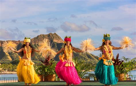 Authentic Hawaiian Lū‘au: The Feast of Food | Hawaiian Airlines