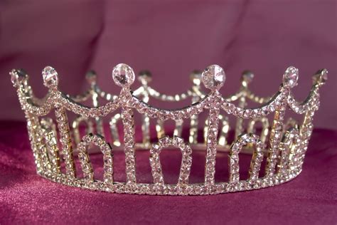 Princess Crown Wallpaper (48+ images)