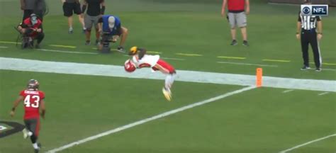 Tyreek Hill Does Backflip Into End Zone For Crazy Touchdown, Has Over 200 Yards In 1st QTR (VIDEO)