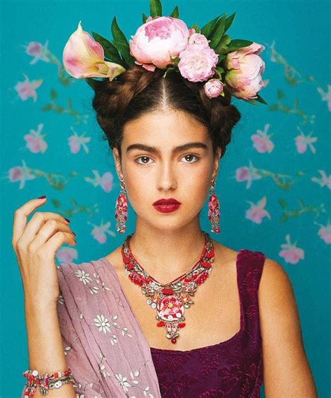 Frida Khalo Inspired look - Hot Fashion Trend: Big, Bold Flower Crowns. - Fashion Blog Mexican ...