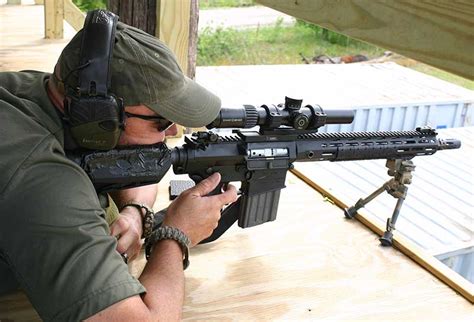 ADVANCED COMBAT CARBINE: Knight’s Armament SR-25 E2 - SWAT Survival ...