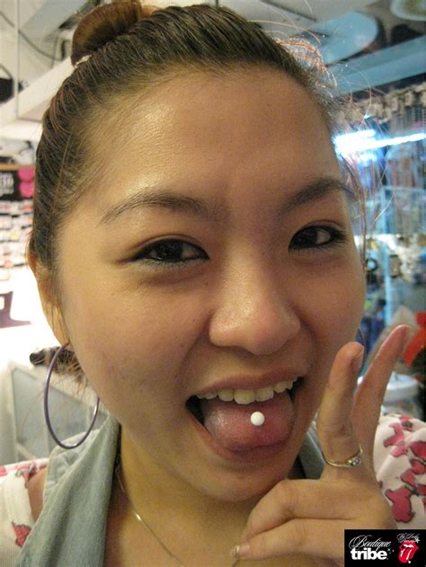 Vie Body Piercing @ Boutique Tribe: Tongue piercing