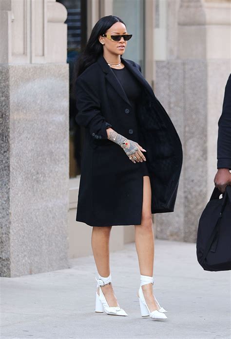 Rihanna Street Fashion - New York City, 3/30/2016 • CelebMafia