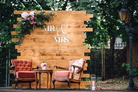 Our Top 10 Favorite Rustic Wedding Trends - Rustic Wedding Chic | Wedding reception backdrop ...