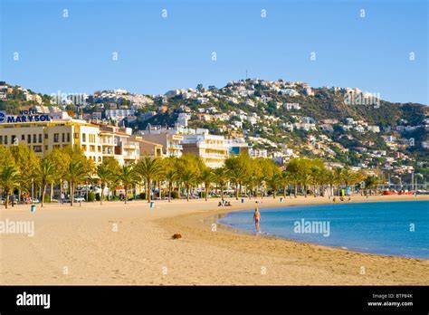 Roses, Beach, Costa Brava, Catalonia, Spain Stock Photo - Alamy