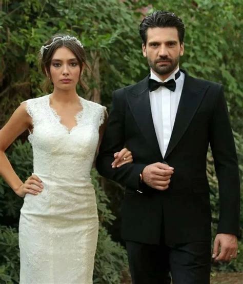 Los motivos por los que Kaan Urgancıoğlu, el atractivo Emir de 'Kara Sevda', nos ha conquistado ...