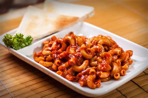 How to Make Spicy Macaroni with Tomato Sauce: 5 Steps