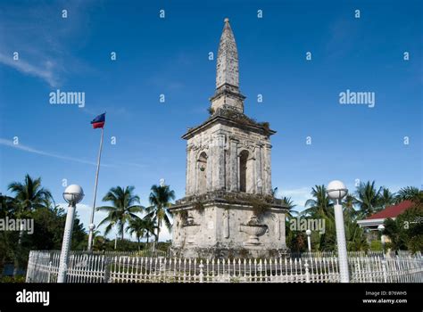 Magellan’s Marker, Mactan Shrine, Magellan Bay, Mactan Island, Cebu ...