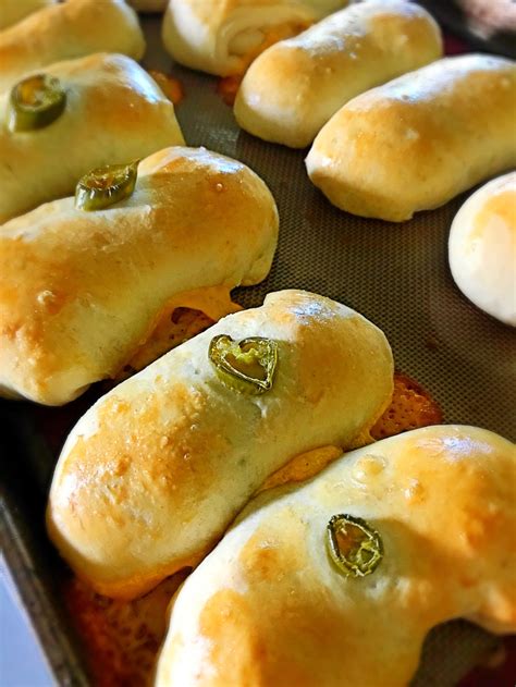 Texas Style Jalapeno Sausage Kolaches | Kolachi recipe, Czech recipes ...