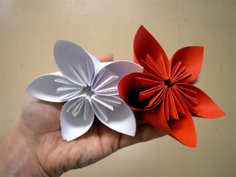 Origami flowers for beginners - How to make origami flowers very easy - YouTube | Scrapbooking ...