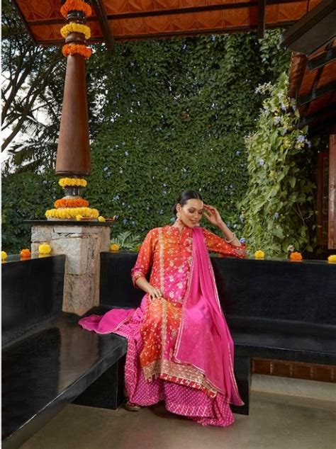 16 Chic Navratri Outfits for Women to Wear for Navratri 2022 # ...