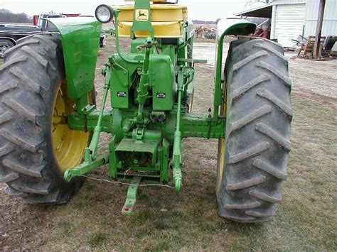 John Deere JD 3020 gas tractor for sale, 3 point hitch.