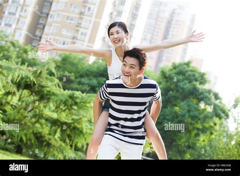 Happy young Chinese couple Stock Photo - Alamy